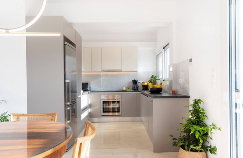 Galatsi Appartement | Das Lichtdurchflutete Penthouse in Athen