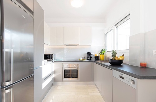 Galatsi Appartement | Das Lichtdurchflutete Penthouse in Athen
