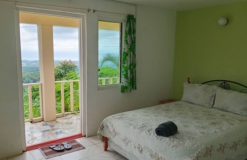 Apia Cabine | Dave Parker's Eco Lodge