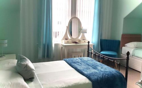 Largs Maison | Dawn Break Guest House