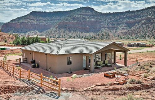 Kanab Maison | Day Trip to Zion Home with Fire Pit and Pool Access