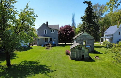 Conneaut Maison | Daydream Away, at our peaceful, roomy, 4 bed home, near the lake in Conneaut.