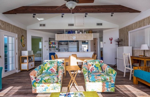 Pirates Beach Maison | Daydreamer - 2 Bdrm 1 salle de bain - Beachside dans Pirates Beach
