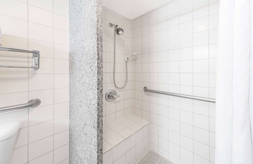 Adel Hôtel | Days Inn by Wyndham Adel I-75