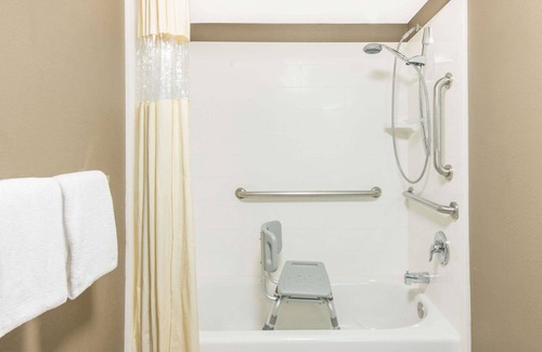 Arlington Heights Hôtel | Days Inn by Wyndham Arlington Pentagon