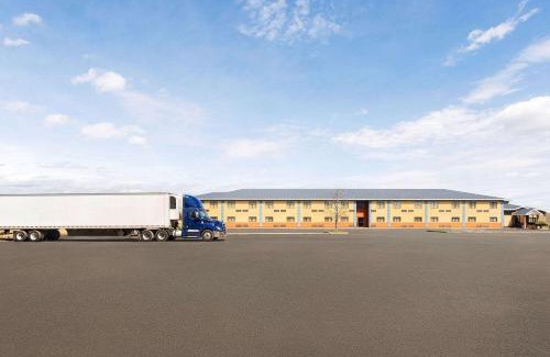Canastota Hôtel | Days Inn by Wyndham Canastota Verona