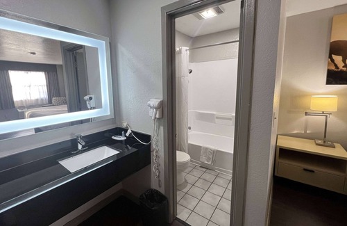 Canton Hôtel | Days Inn by Wyndham Canton