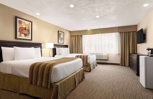 Saint-Leonard Hôtel | Days Inn by Wyndham Montreal East