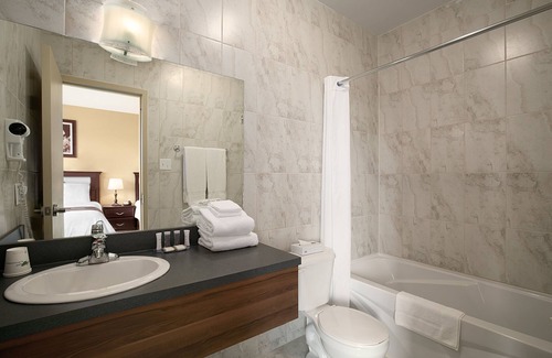 Saint-Leonard Hôtel | Days Inn by Wyndham Montreal East