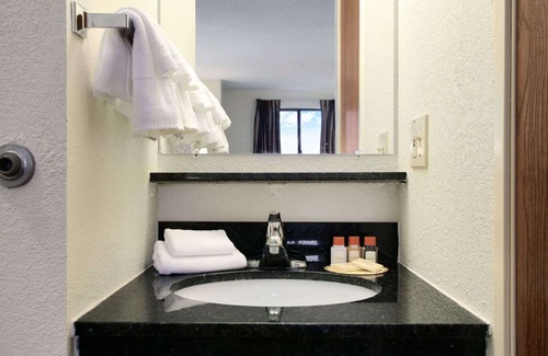 Oglesby Hôtel | Days Inn by Wyndham Oglesby/ Starved Rock