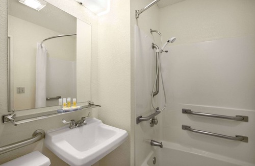 Oglesby Hôtel | Days Inn by Wyndham Oglesby/ Starved Rock