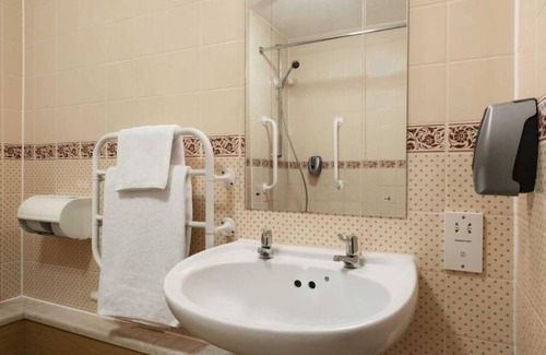 Strensham Hôtel | Days Inn by Wyndham Tewkesbury Strensham