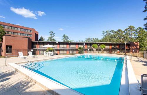 Tallahassee Hôtel | Days Inn & Suites by Wyndham Tallahassee Conf Center I-10