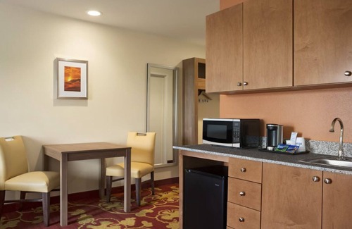 Lafferty Hôtel | Days Inn & Suites by Wyndham Belmont