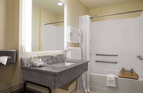 Lafferty Hôtel | Days Inn & Suites by Wyndham Belmont