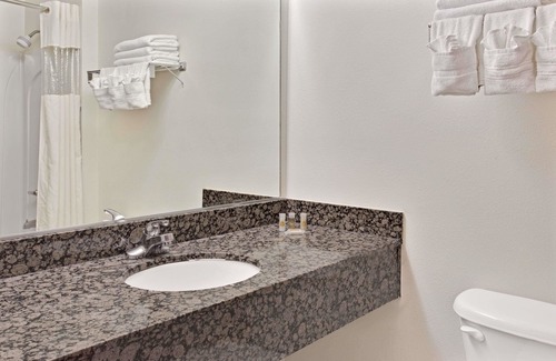 Laurel Hôtel | Days Inn & Suites by Wyndham Laurel Near Fort Meade