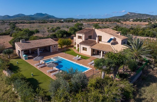 Manacor Villa | REPOSEZ-VOUS ET DÉTENDEZ-VOUS SUR LE TERRAIN ET PRÈS DE LA PLAGE WIFI GRATUITE ET DE LA PISCINE PRIVÉE