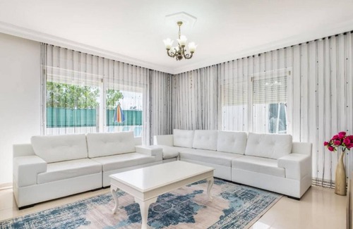 Kadriye Villa | Dazzling Villa with Private Pool in Antalya