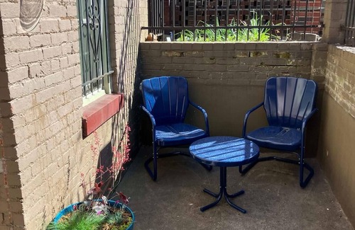Near Northeast Appartement | D.C. Beckons! Darling Apt Sleeps 4