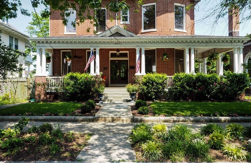 16th Street Heights Maison | DC Gem 10 Bedrooms/9.5 Baths! Short Stays Available Too!