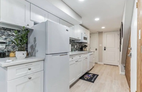 Cleveland Park Appartement | DC Guest Suite Walkable, Parking, Pets Welcome