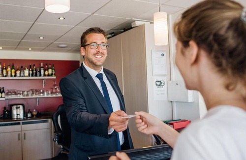 Aeropole Science Park Hôtel | DC Hotel Charleroi Airport