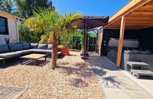 Sint-Annaland Chalet De Ski | De droom van Zeeland met jacuzzi & Finse sauna
