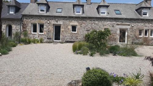 Le Haut-Corlay Maison | De la fontaine - rene