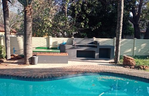 Lephalale Maison | De la Rose Guesthouse