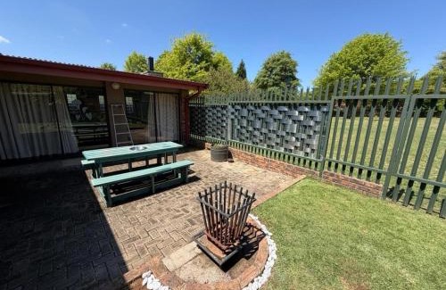 Dullstroom Maison | De Trout Huis Guesthouse