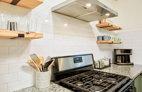 Winston - Salem Maison | Deacon Stays: The Brookwood - Walk to WFU