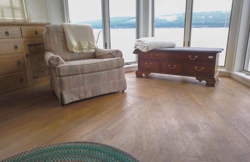 Watkins Glen Cottage | Dean Lake House: "Près de Watkins Glen et des établissements vinicoles, 350 pieds de bord du lac!