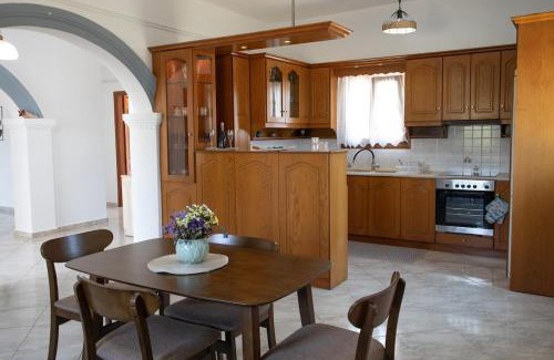 Leros Maison | Debbie's Holiday Home with sunset