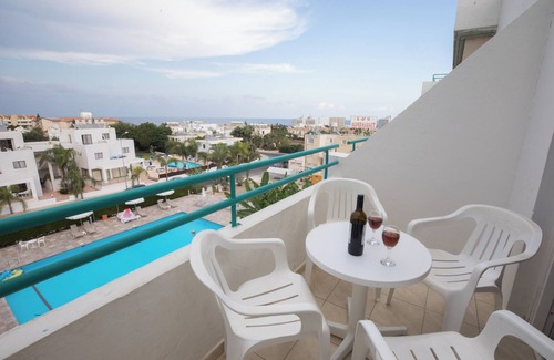 Pernera Appartement | DebbieXenia Hotel Apartments