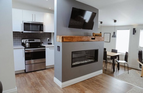 Stratford Appartement | Debonaire Suites - 202 Alcove, City Centre Stratford. Suite du centre-ville moderne.