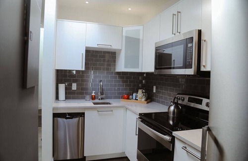 Stratford Appartement | Debonaire Suites - 202 Alcove, City Centre Stratford. Suite du centre-ville moderne.