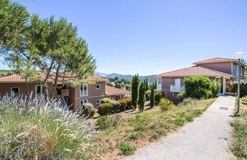 Carnoux-en-Provence Appartement | Appartement 2 Pièces - Budget - (4 Personnes)
