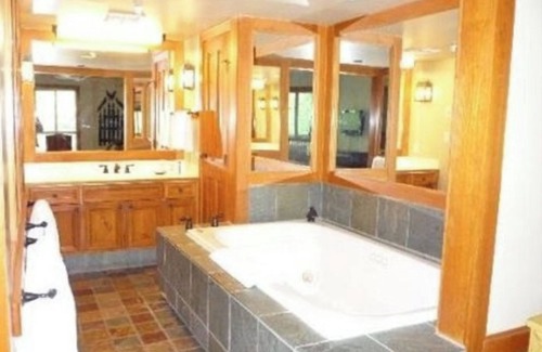 Blackcomb Station Balnéaire | Dec Special for Ski in Ski out - 1 Bedroom Fully Furnished
