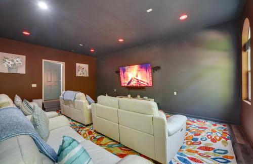 Albrightsville Maison | Deck and Fire Pits Immaculate Poconos Lodge!