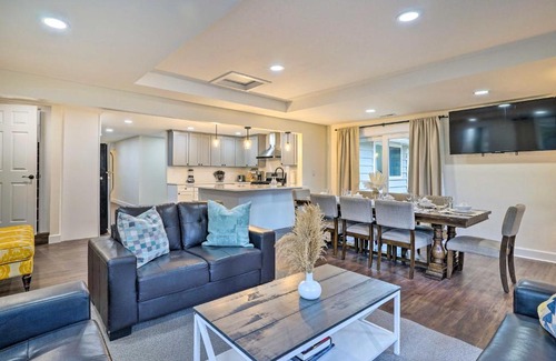 Education Hill Maison | Deck and Game Room Redmond Home about 17 Mi to Seattle