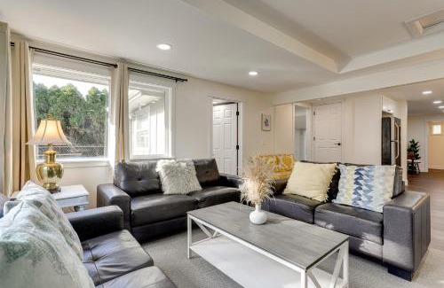 Education Hill Maison | Deck and Game Room Redmond Home about 17 Mi to Seattle