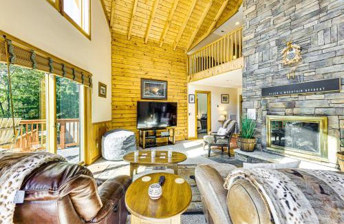 Mace Maison | Deck and Mtn Views Log Cabin By Snowshoe Mountain!