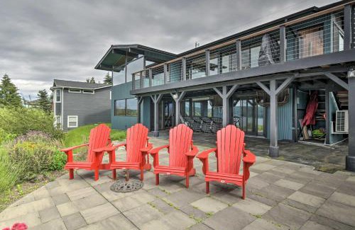 Union Maison | Deck and Sweeping Views Family Union Home