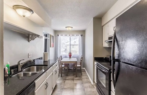 Central Oklahoma City Appartement | Deck the Halls in This 4BR OKC Holiday Escape