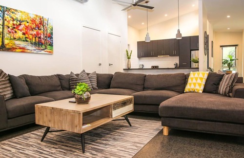 Bright Maison | Parés à Bright: luxe moderne pour les familles