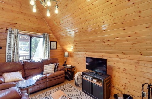 Overgaard Maison | Decks and Fire Pit Rustic-Modern Overgaard Cabin!