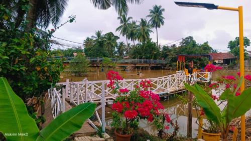 Kampung Teluk Reba Appartement | Dee Riverside Homestay airport kota Bharu