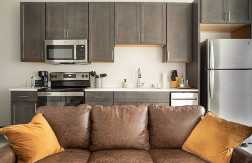 Westown Appartement | Deer District Studio Apt JC4 - One Block from Fiserv and Baird