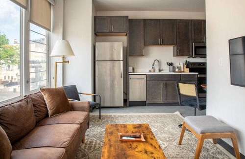 Westown Appartement | Deer District Studio Apt JC8 - One Block from Fiserv and Baird