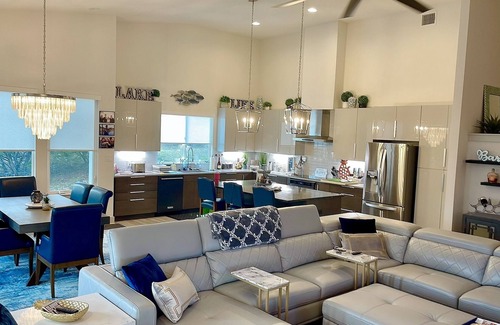 Highland Lake Estates Maison | Deer & Lake Sanctuary: POOL, HOT TUB, GOLFCART! Feed deer at a private oasis!